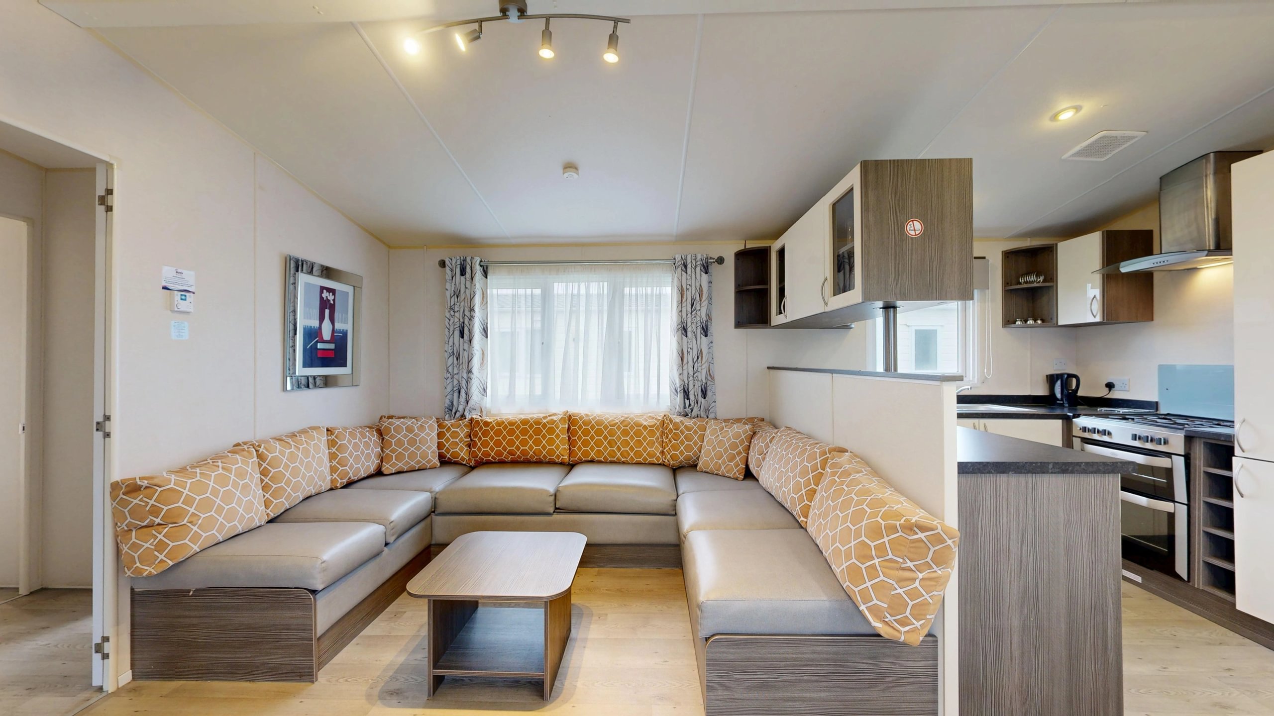 bronze-4-bedroom-caravan-10152025_065611-large