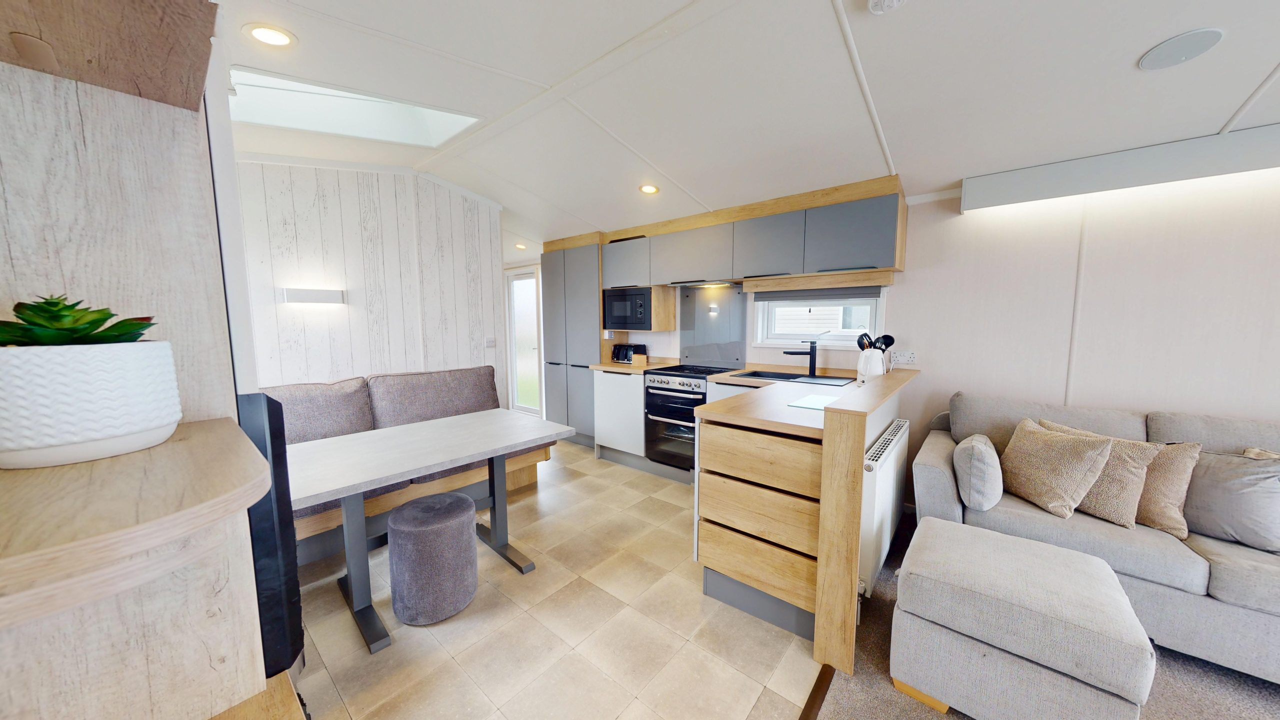 platinum-2-bedroom-caravan-q3-10142025_112936
